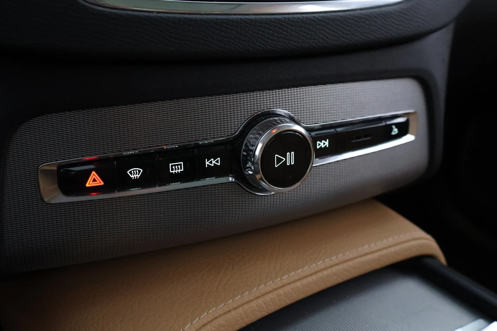 Car Image - 48jFc9SVMWxVJIpUPkpref