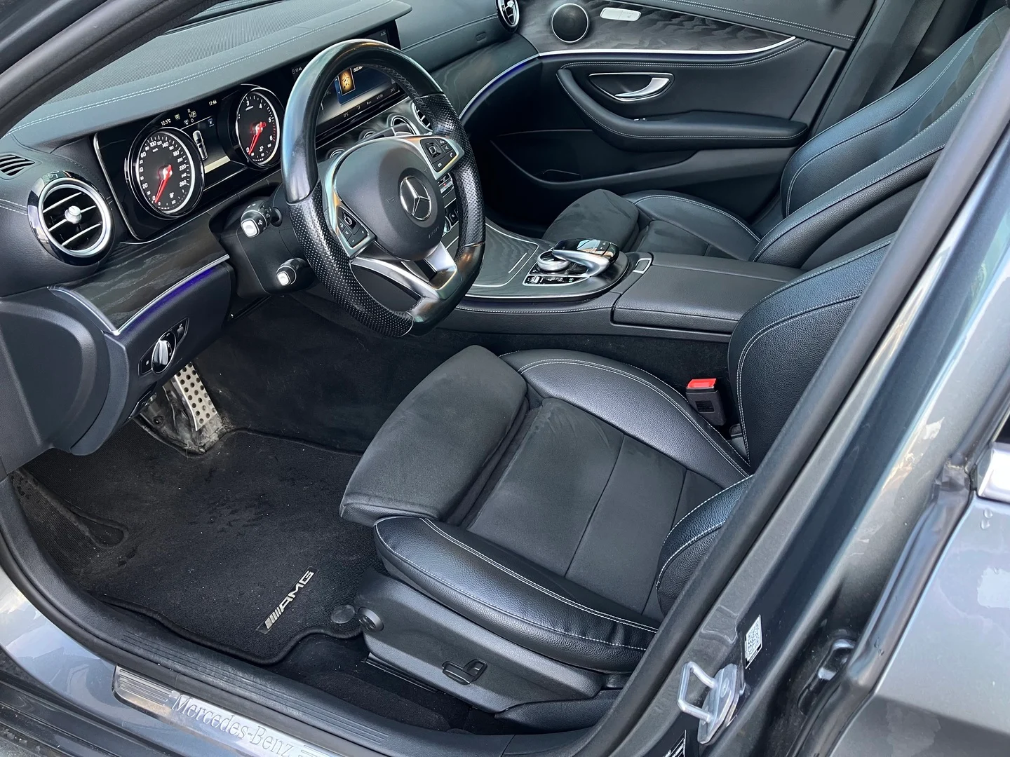Car Image - 73RQzzspKYPX1B3ZMX3jtW