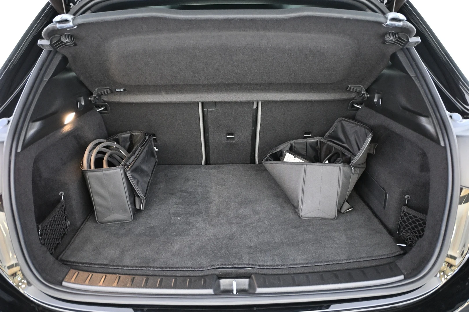 Car Image - lVpRe0EQBL4uwnjlpoZ9y