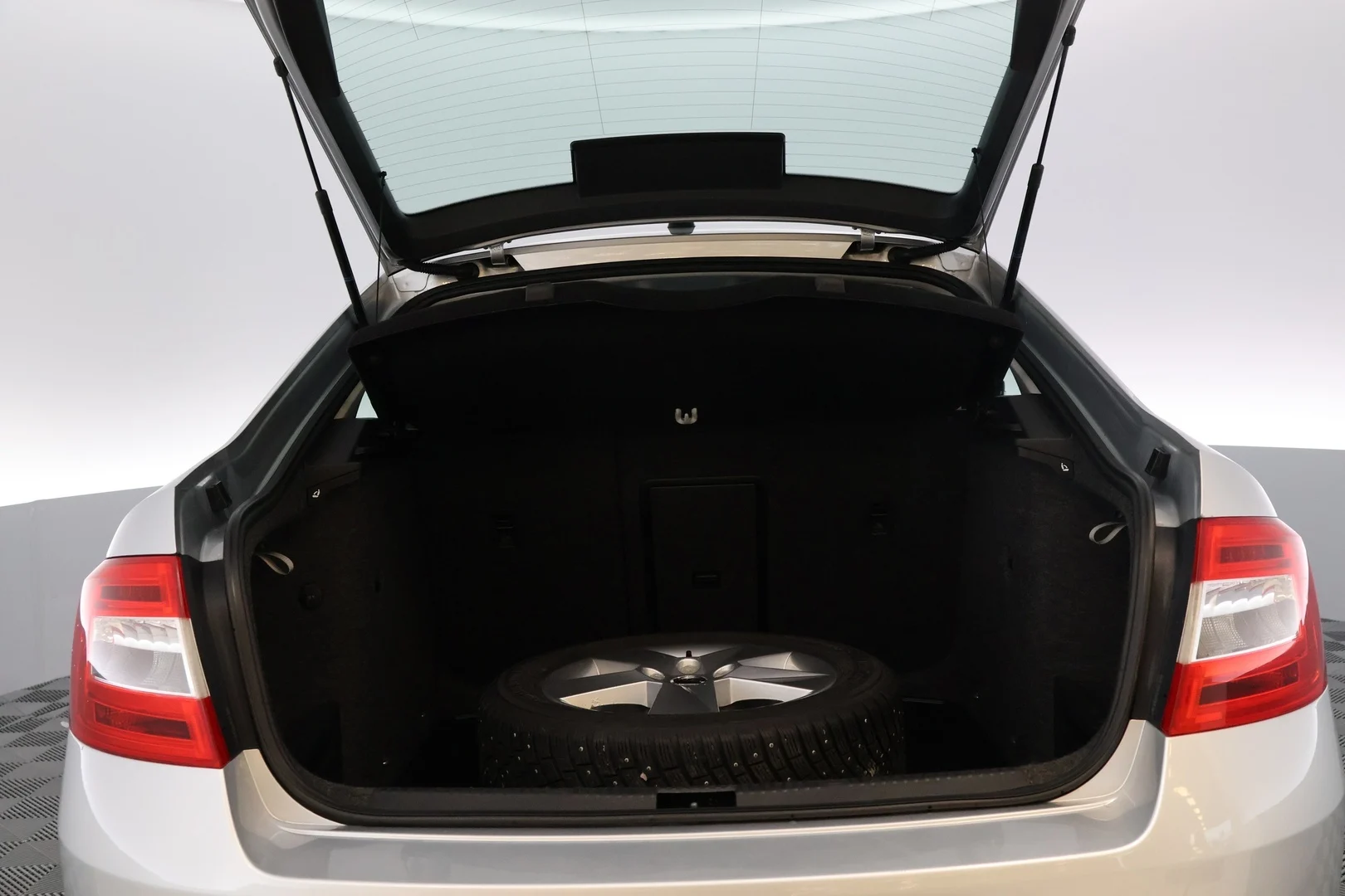 Car Image - u5Eo2Ux7QtdK1fAMwwTsQ