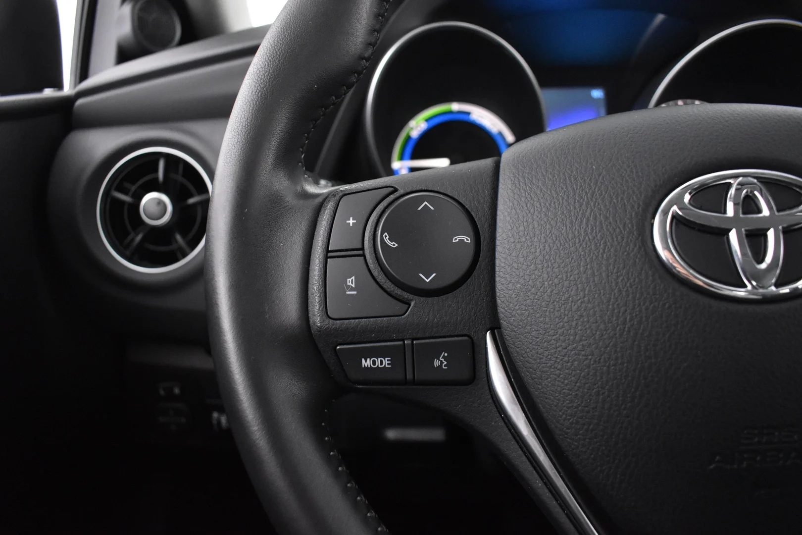 Car Image - 3YW6jIeCobeAV0lW4bbtxJ