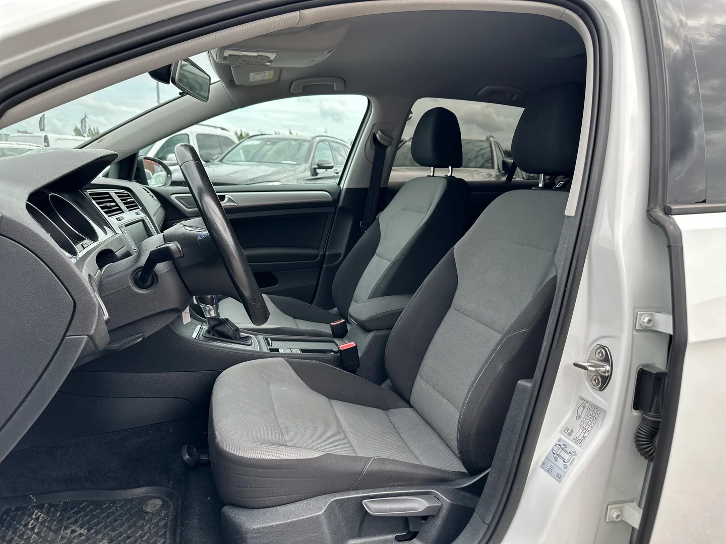 Car Image - 2M3zfHE7wYvF5N6MODm9Qe