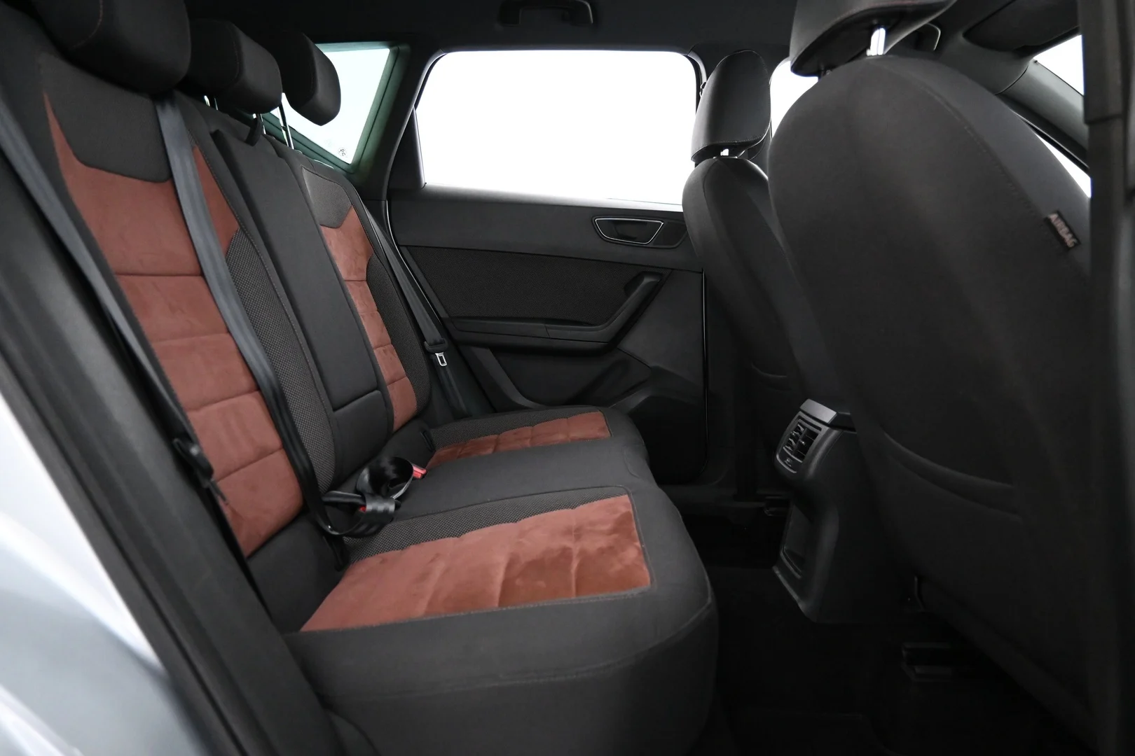 Car Image - 3DVq4ZGbU3qnrW7RRrQxsx