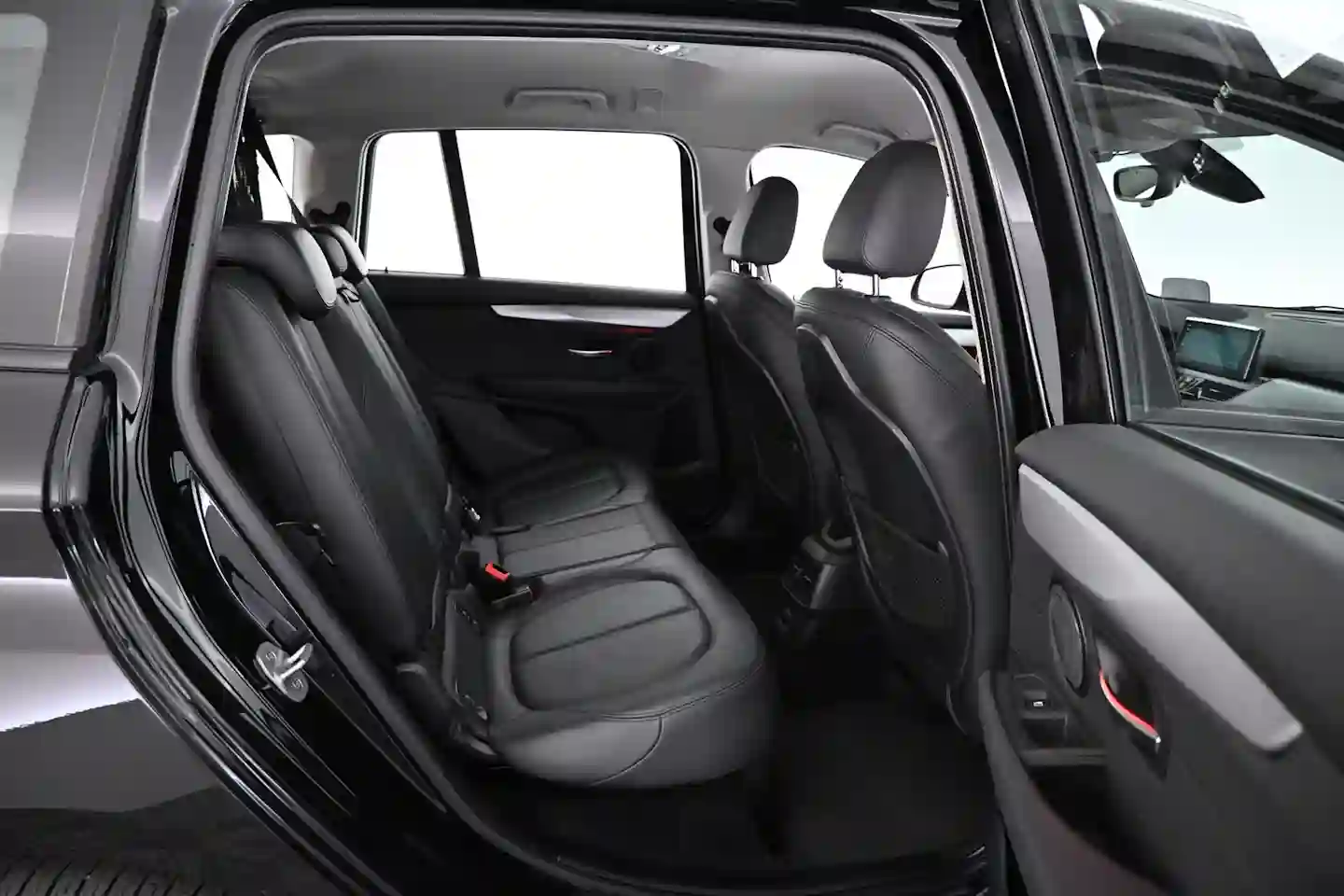 Car Image - 3rKRjIFMn0xga0aad6COtX