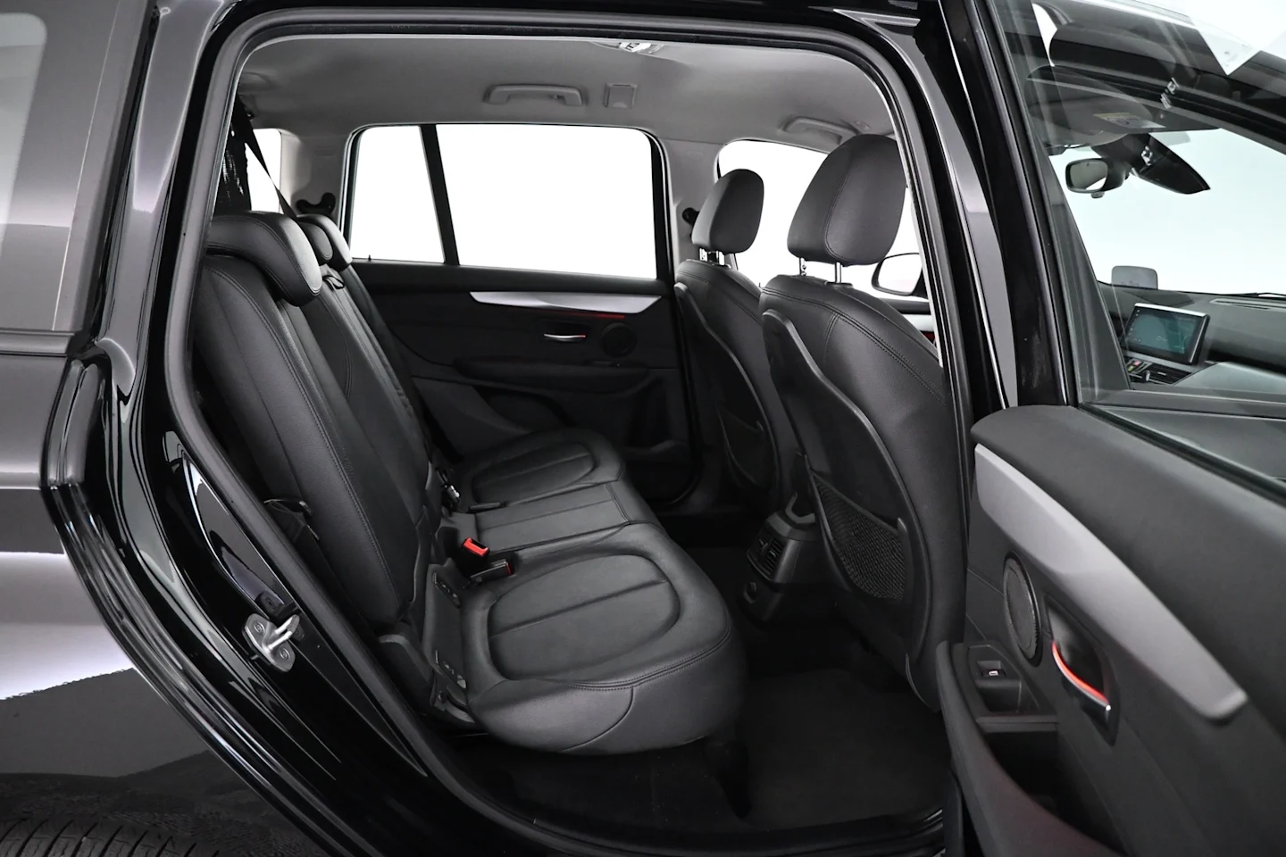 Car Image - 3rKRjIFMn0xga0aad6COtX