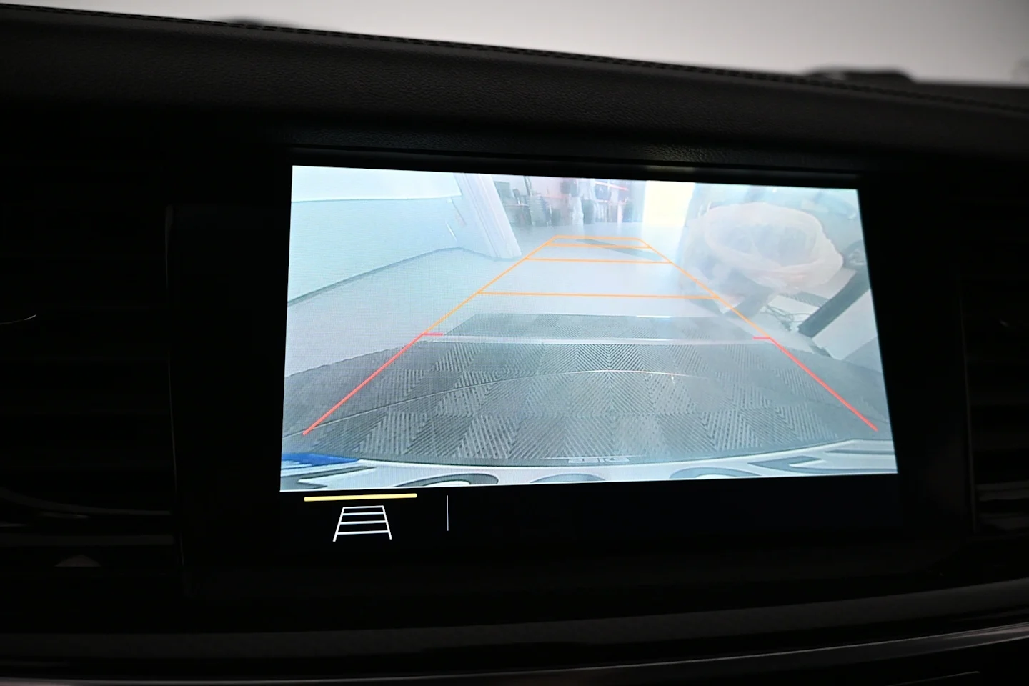 Car Image - 6dk0MuAzFNFlMV9CZBypjh