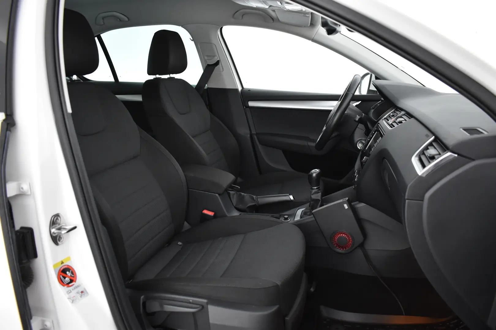 Car Image - 41kXL2qFTcYrToGRmebDNe