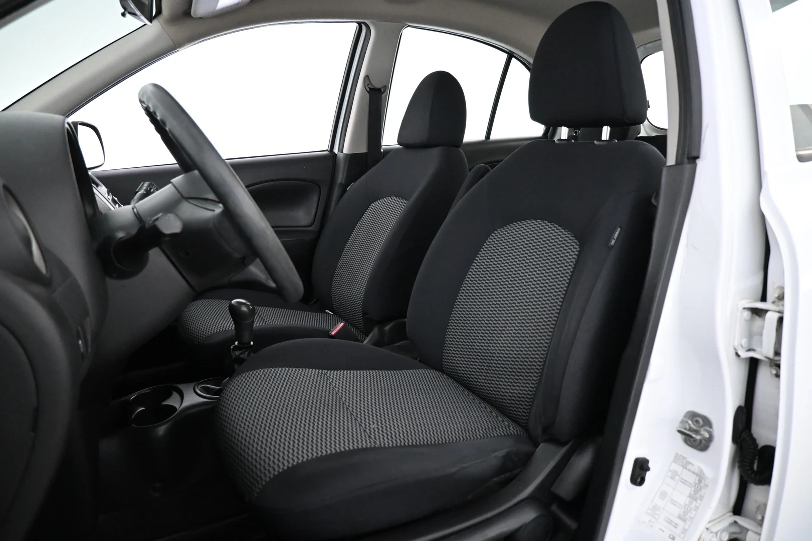 Car Image - KZ0rYl6skHgpH7ZlzABH6