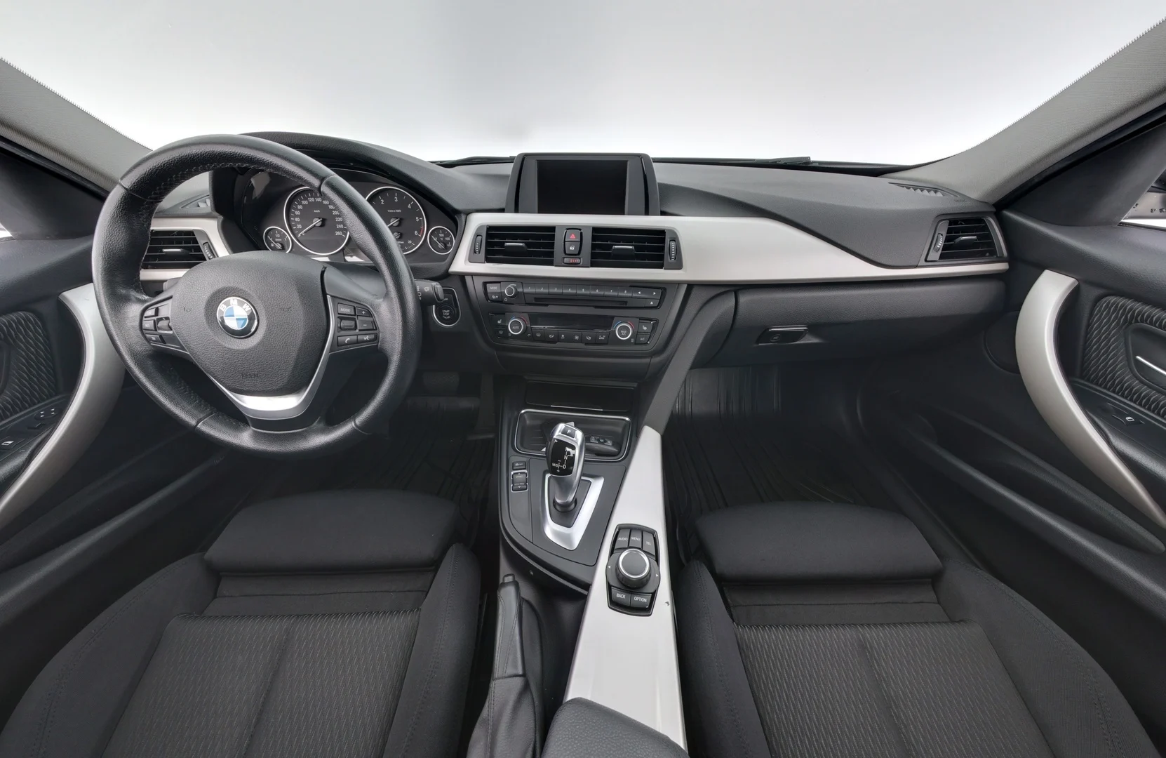 Car Image - NYRoRIYRMfd6MBz5siy5y