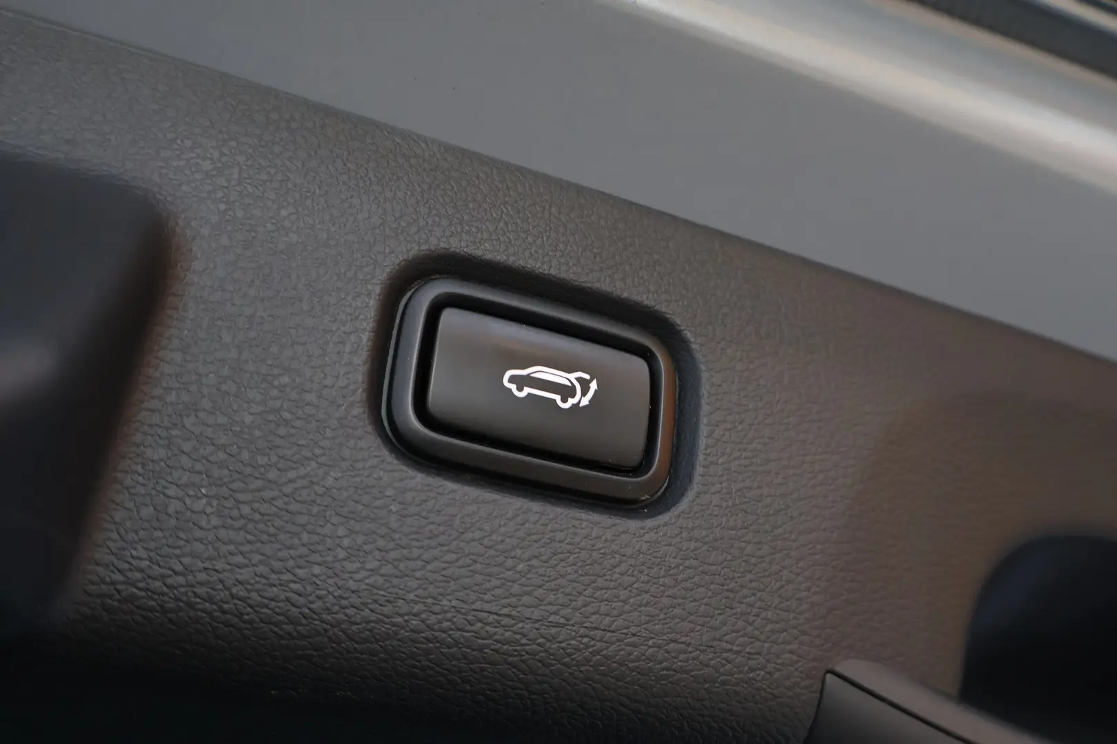 Car Image - 1yqdAczyaTzx3g9MVCuj0G