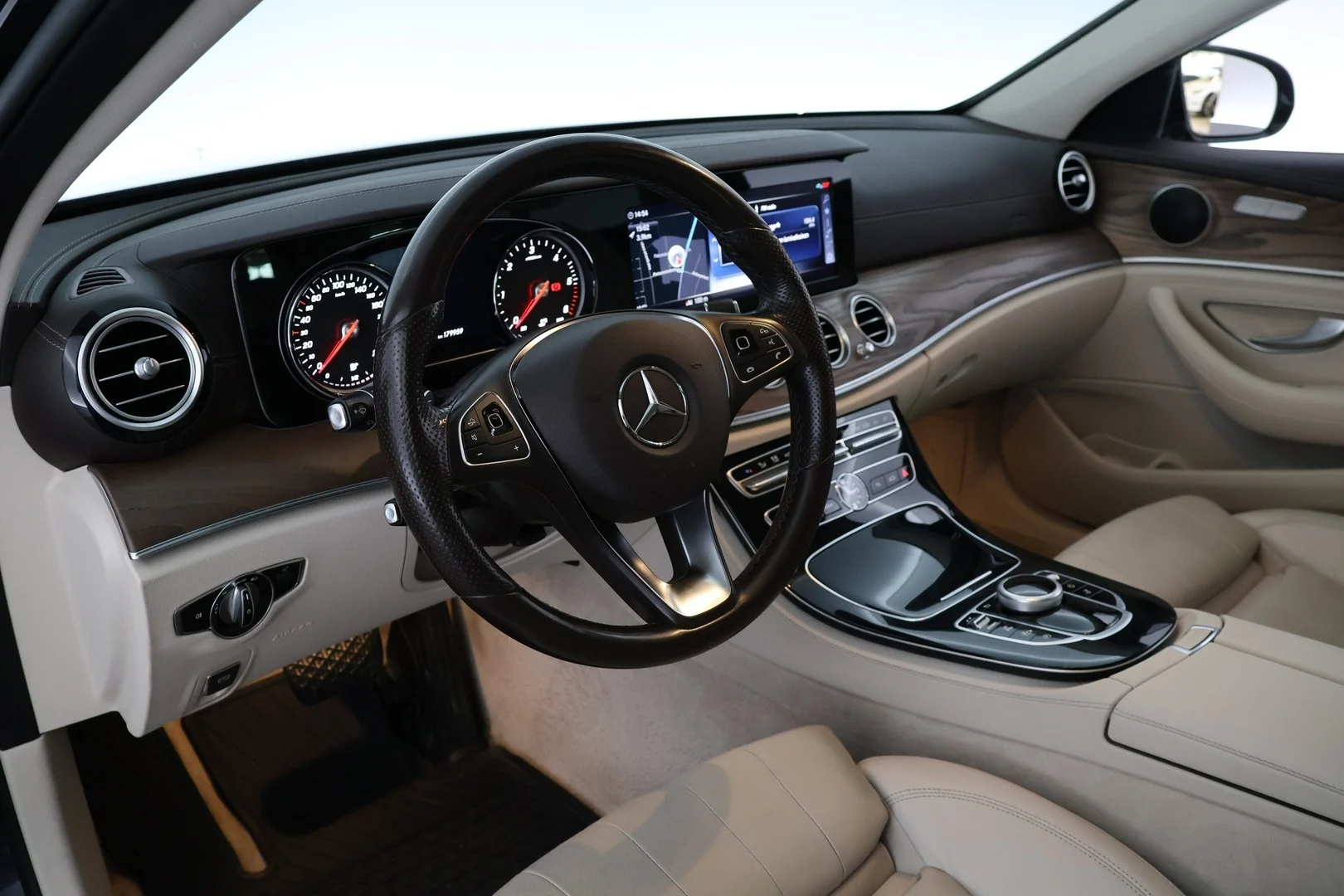Car Image - 2EZLbPAR46SXHDPjumRqME