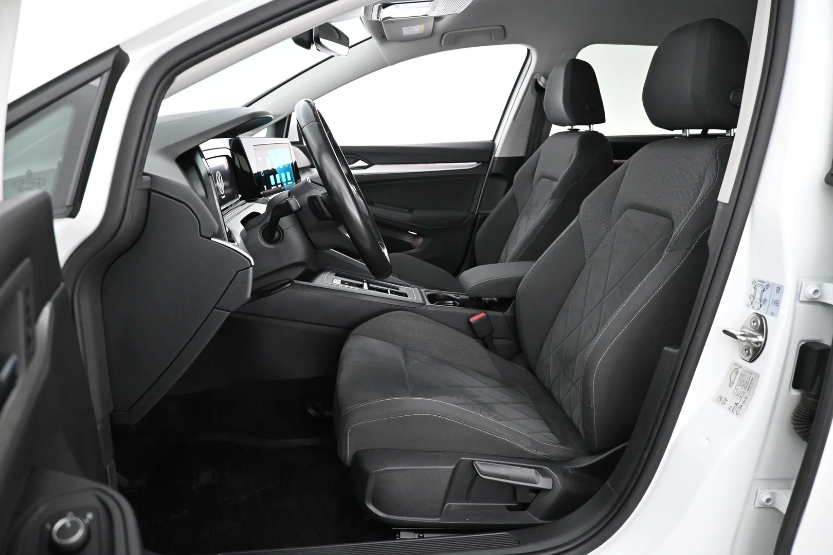 Car Image - 1c6mf4mkTDjaKwf2BcQlU9