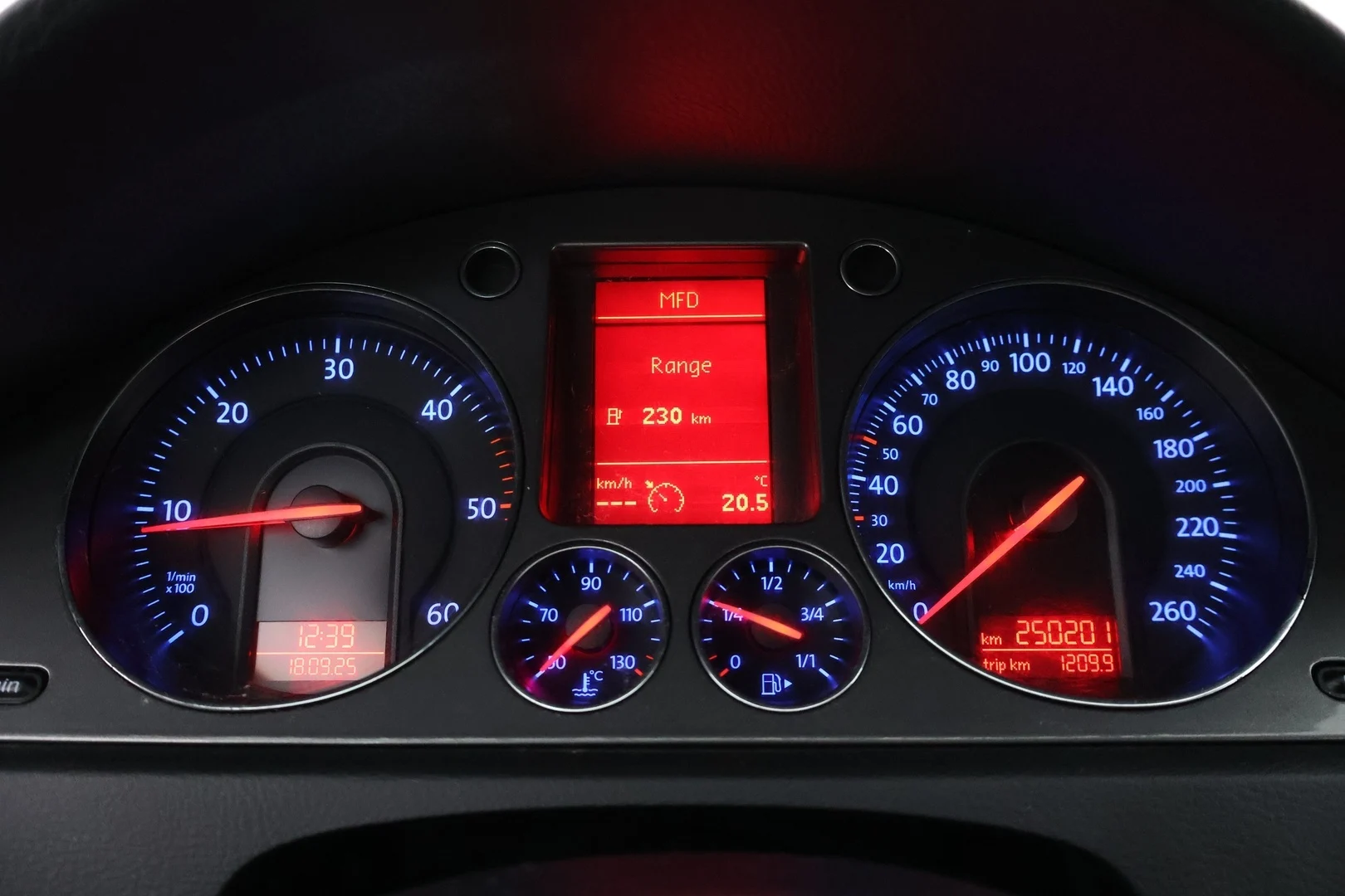Car Image - 7YmiObK2JjJ7OEboTZWxd