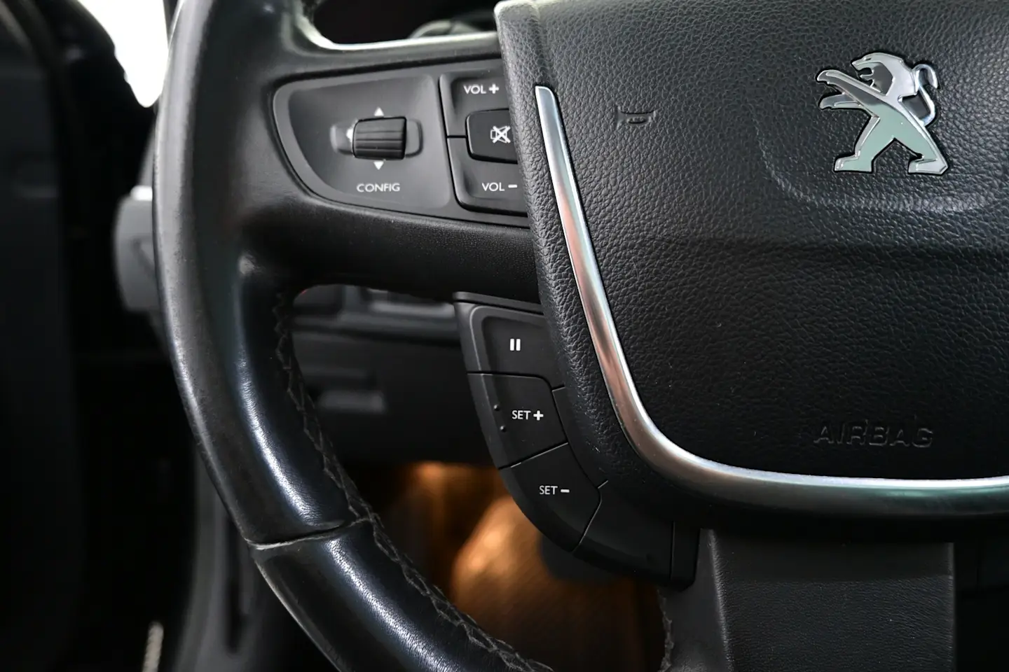 Car Image - 4Rxw3eQ6XqWsuXHgGU3myk