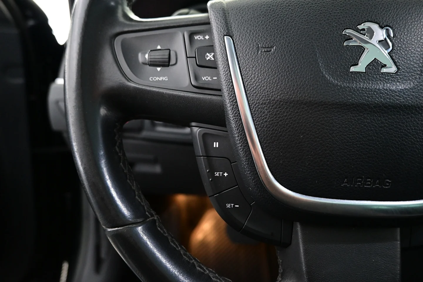 Car Image - 4Rxw3eQ6XqWsuXHgGU3myk