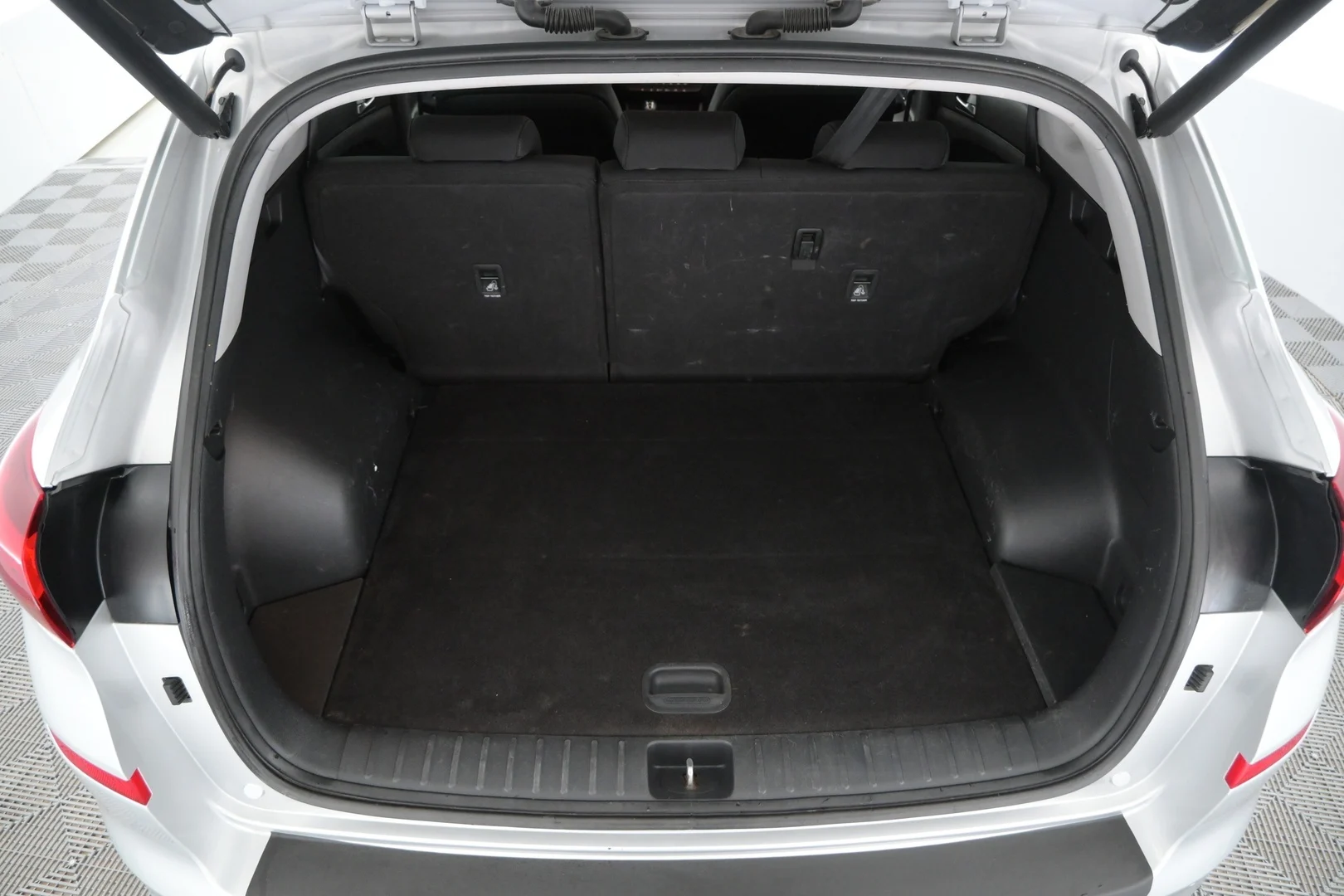 Car Image - 3Inc1SUn4HdjwnfqCbcEpT