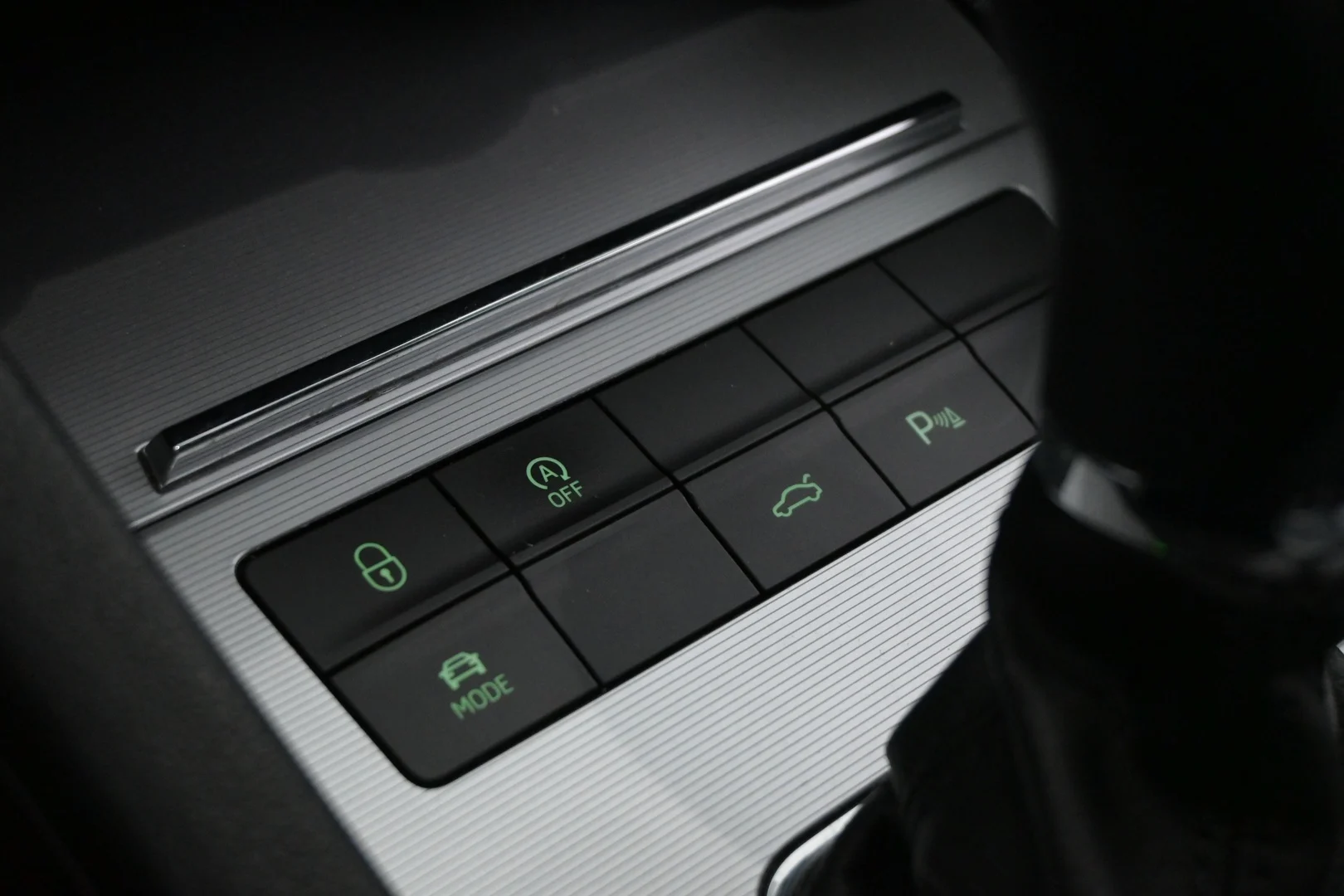 Car Image - 2dV22RypYjQECeqxJRTFk1
