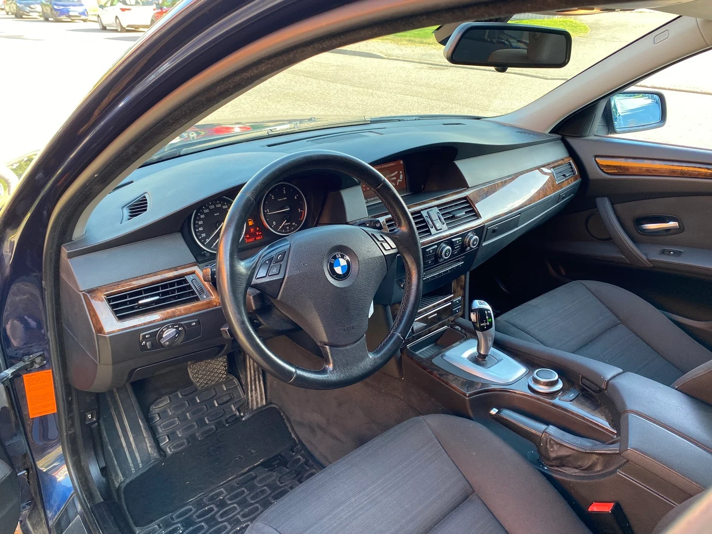 Car Image - EGrX7mgHIlW8g0B75oRCE