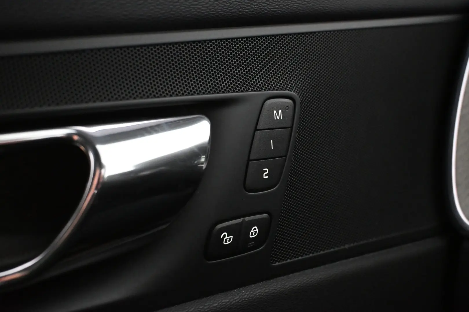 Car Image - 7HCehXneahAUgPckT9vo1E