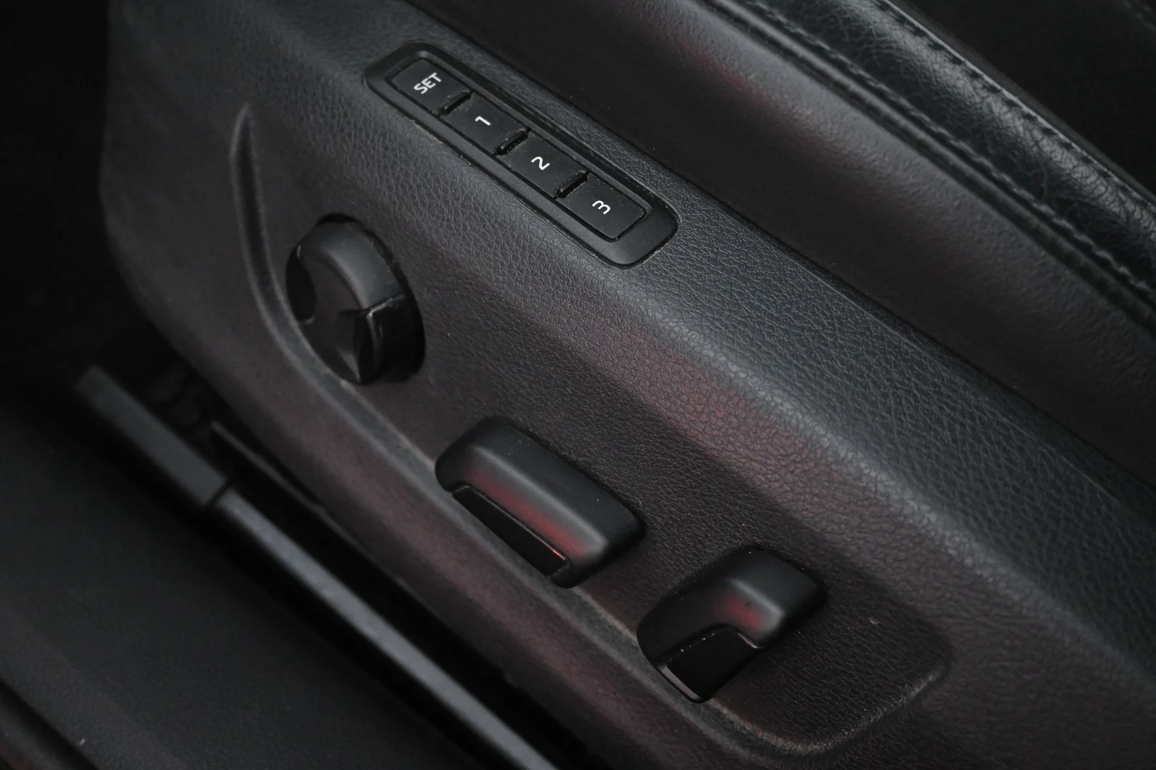 Car Image - 7aonO8mzbwZclfuSqIDcDe