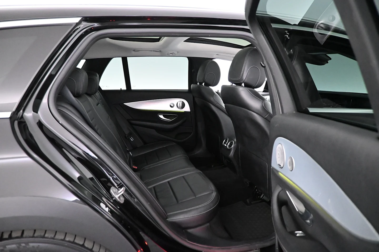 Car Image - 2t0QqOLLDi9IqCiXNAbHkQ