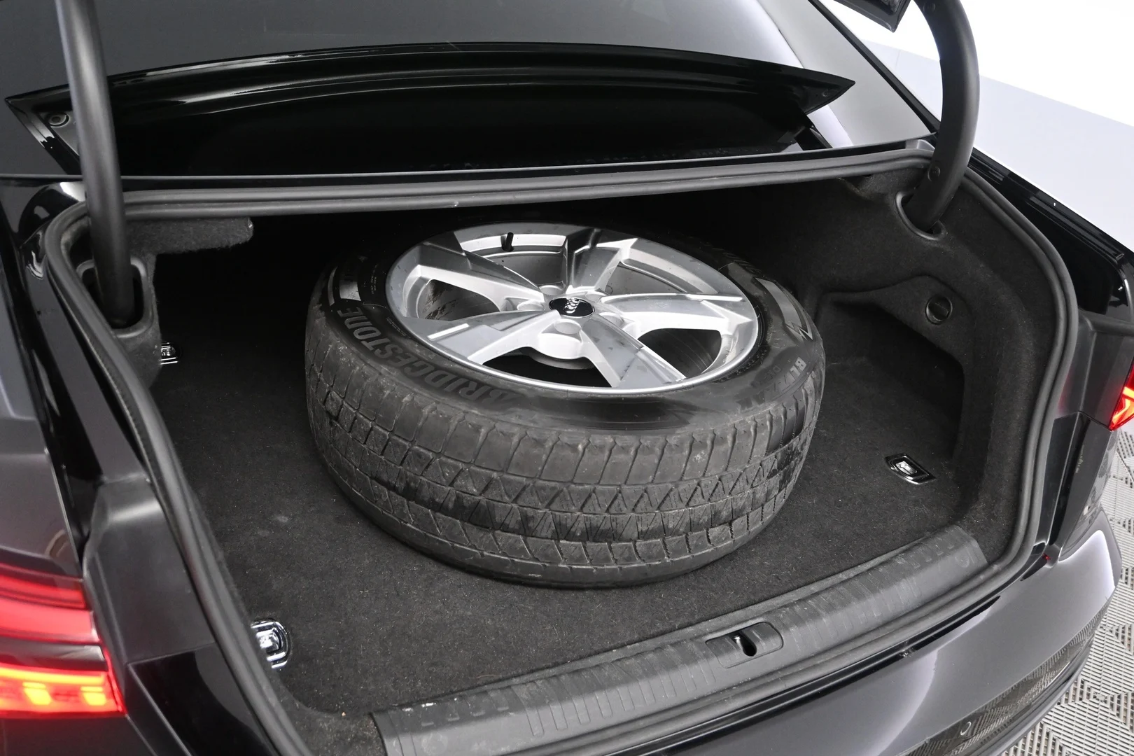 Car Image - 1L3CuO6me2Wa9RXiQtQnMt