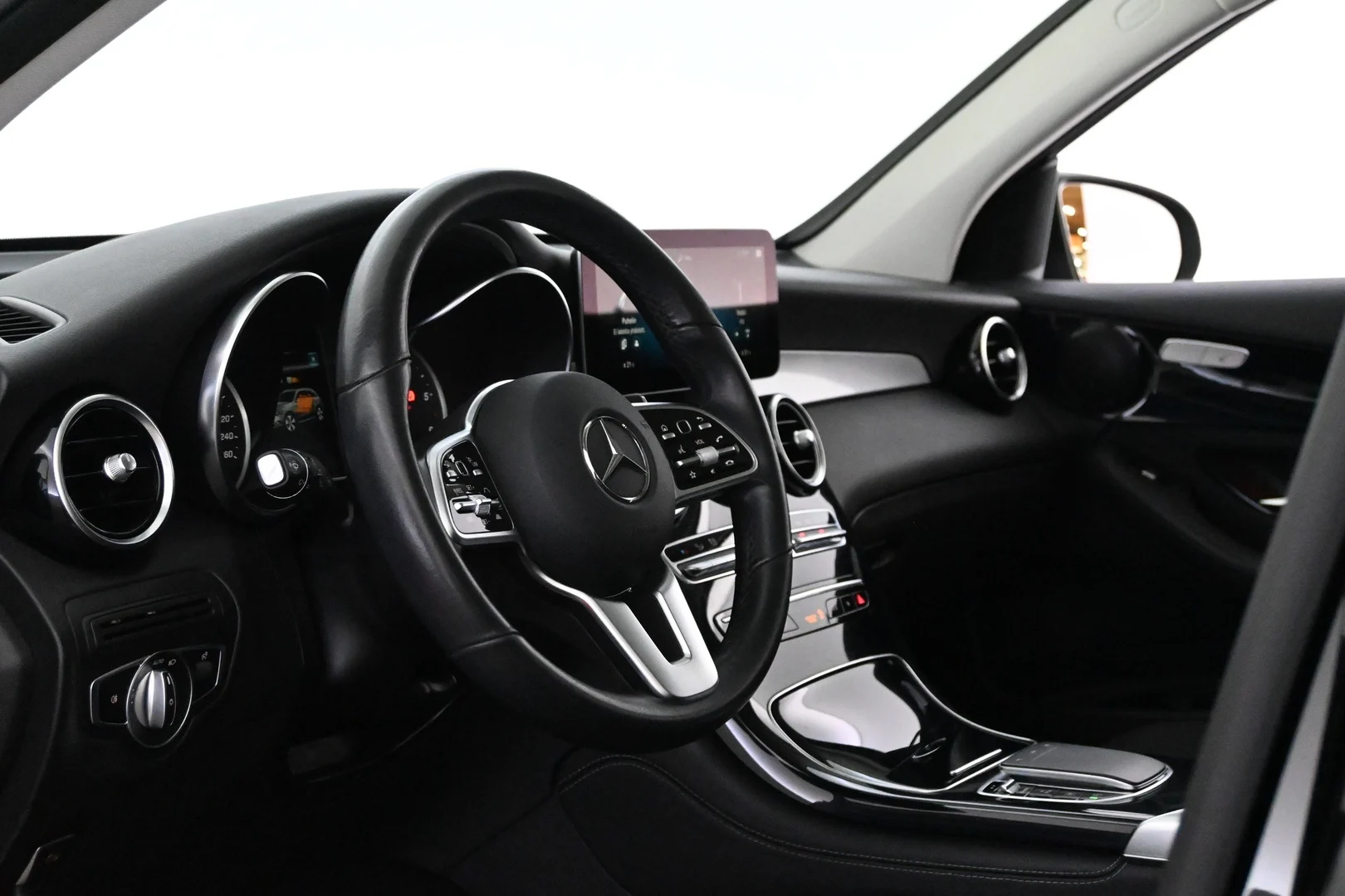 Car Image - 69MJJiXak27ghiBgAwn8EM