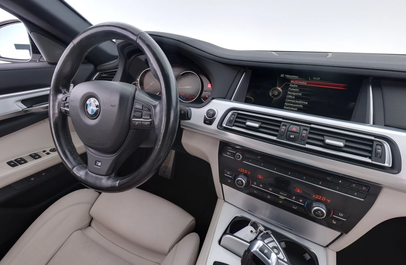 Car Image - 5I69qVt0EjUyJxTT4jmH6w
