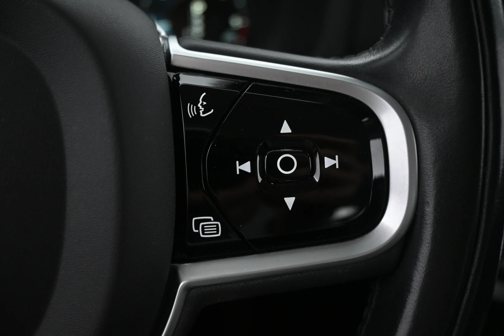 Car Image - 1lLVMIvkhyukE8WawUcpZR