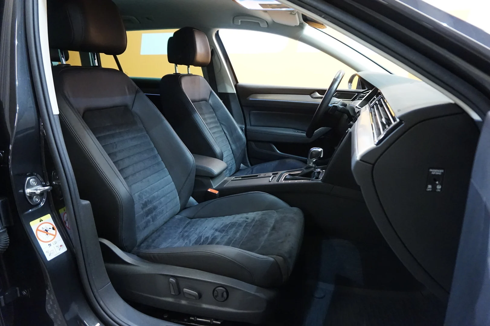 Car Image - h4SpNEH35L6WTqGa37fQg