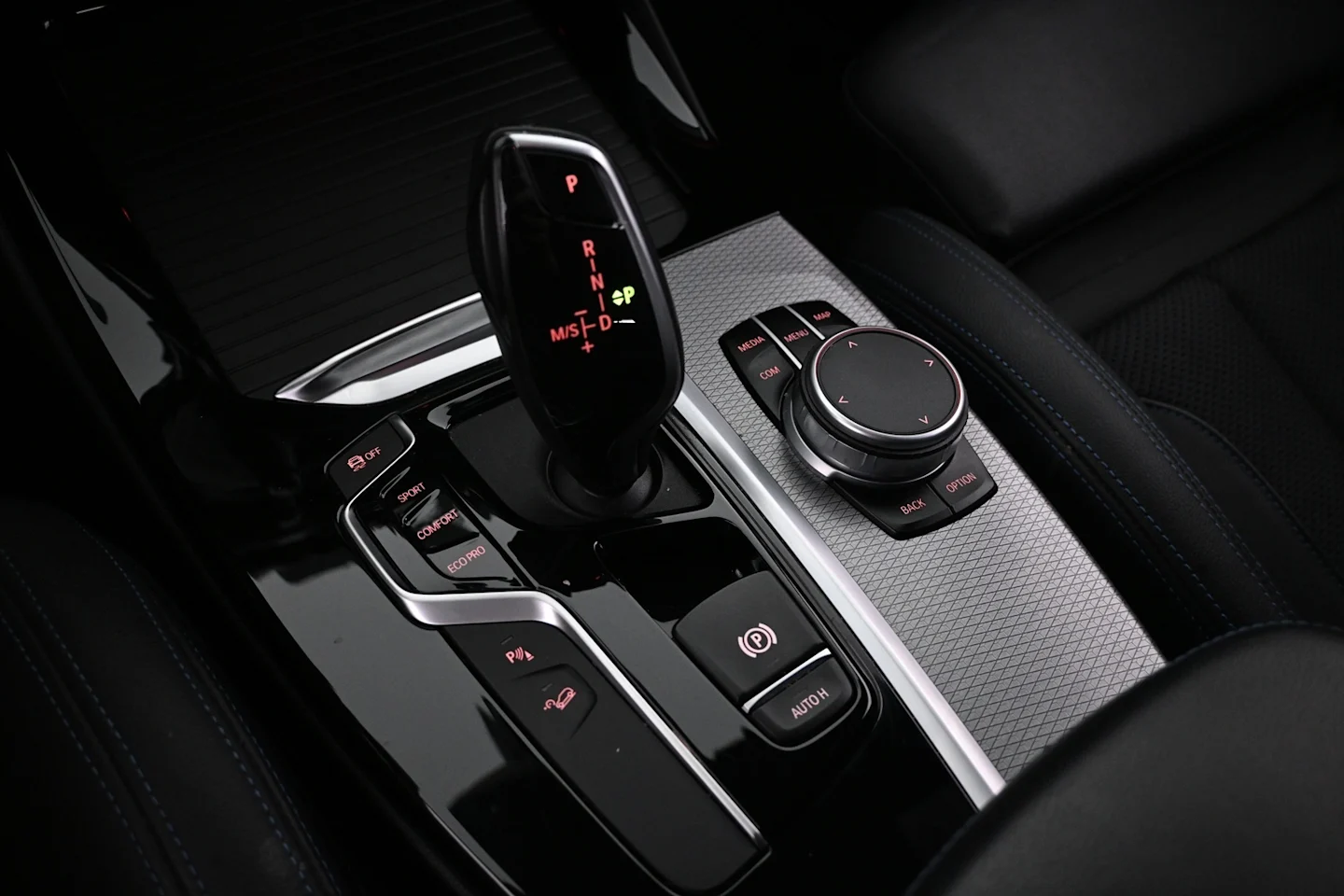 Car Image - 3v7Ro4vZtNZbV4eFfTMxqV