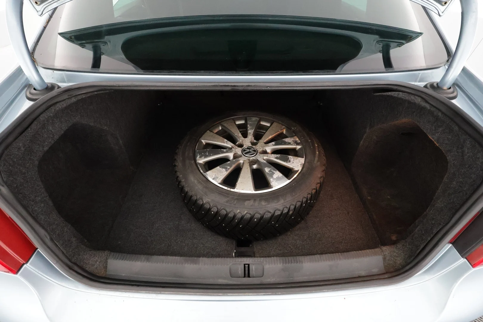 Car Image - 5XGtDcDlH7wGq30MmwHYoQ