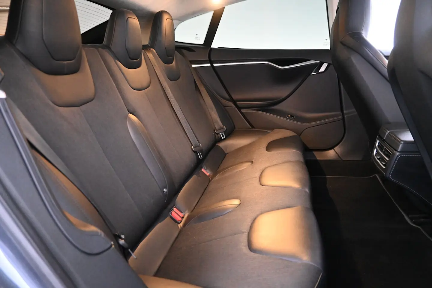 Car Image - 6KgDfqmC8QIq3PZNLtmXJj