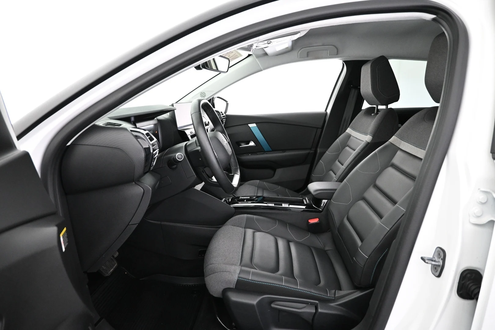 Car Image - 78w81KGSWoIUJGU5kh44XE