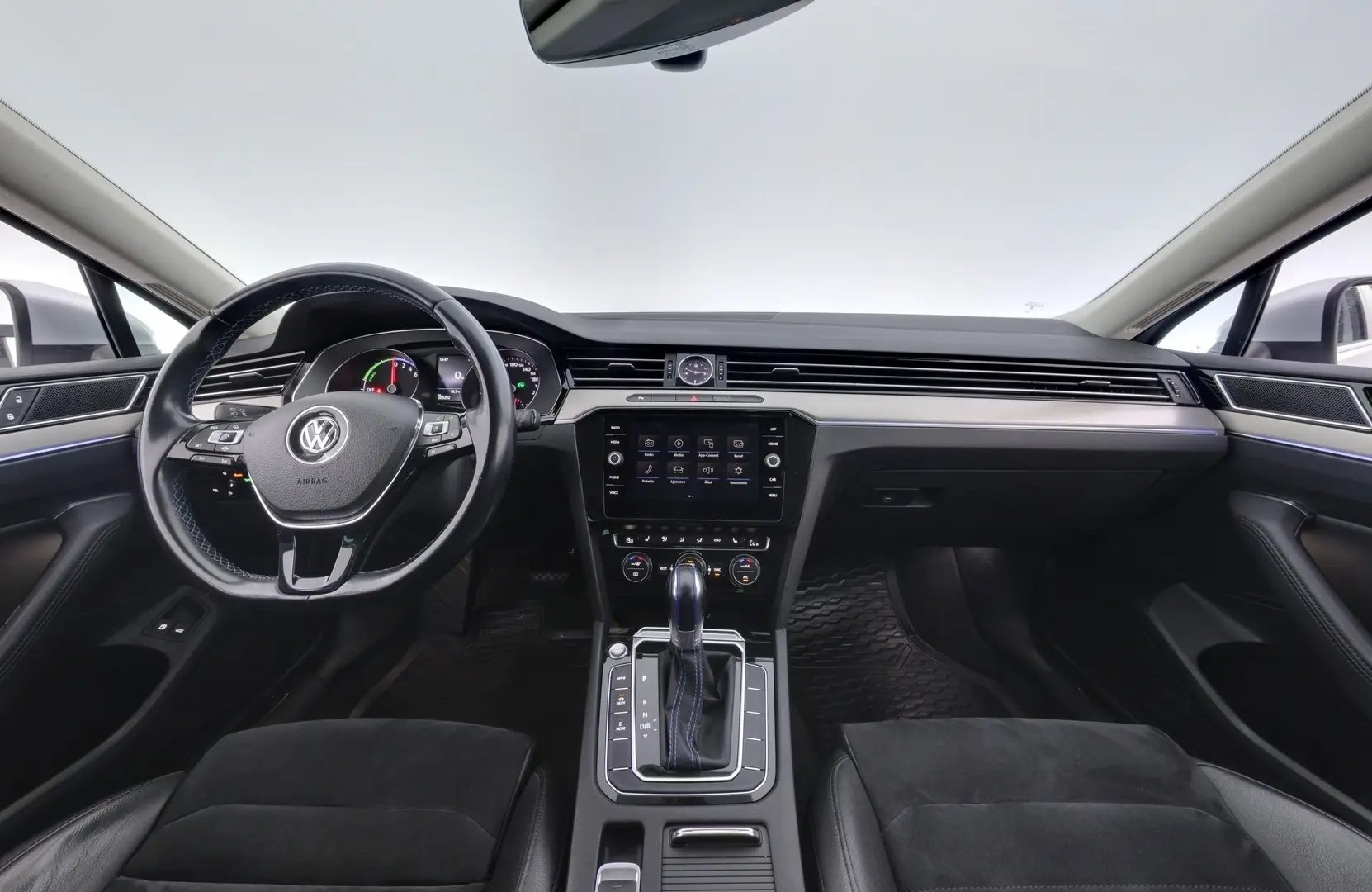 Car Image - 3Kfiu7oIfEuxYT8KgYBhAZ
