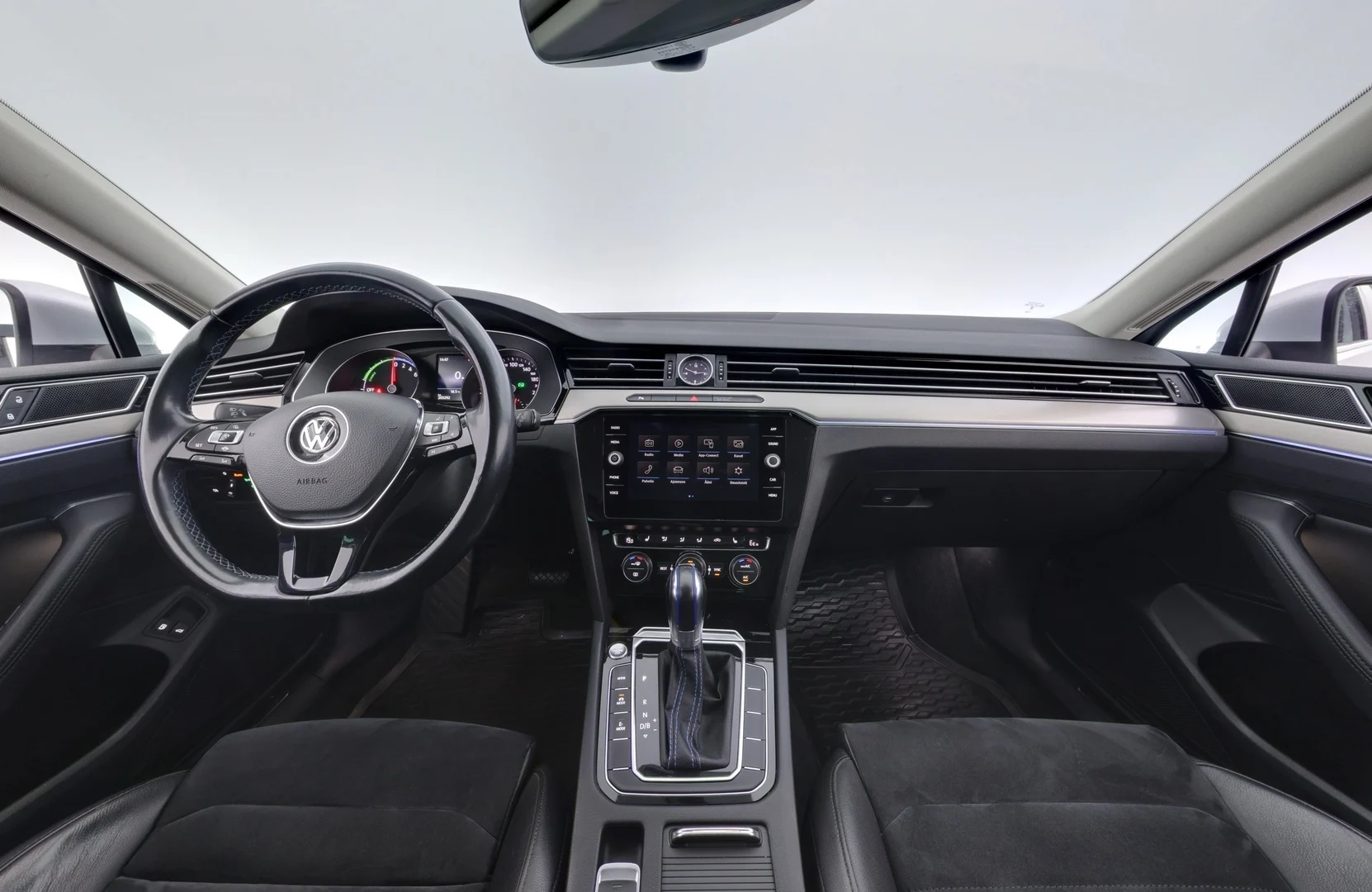Car Image - 3Kfiu7oIfEuxYT8KgYBhAZ