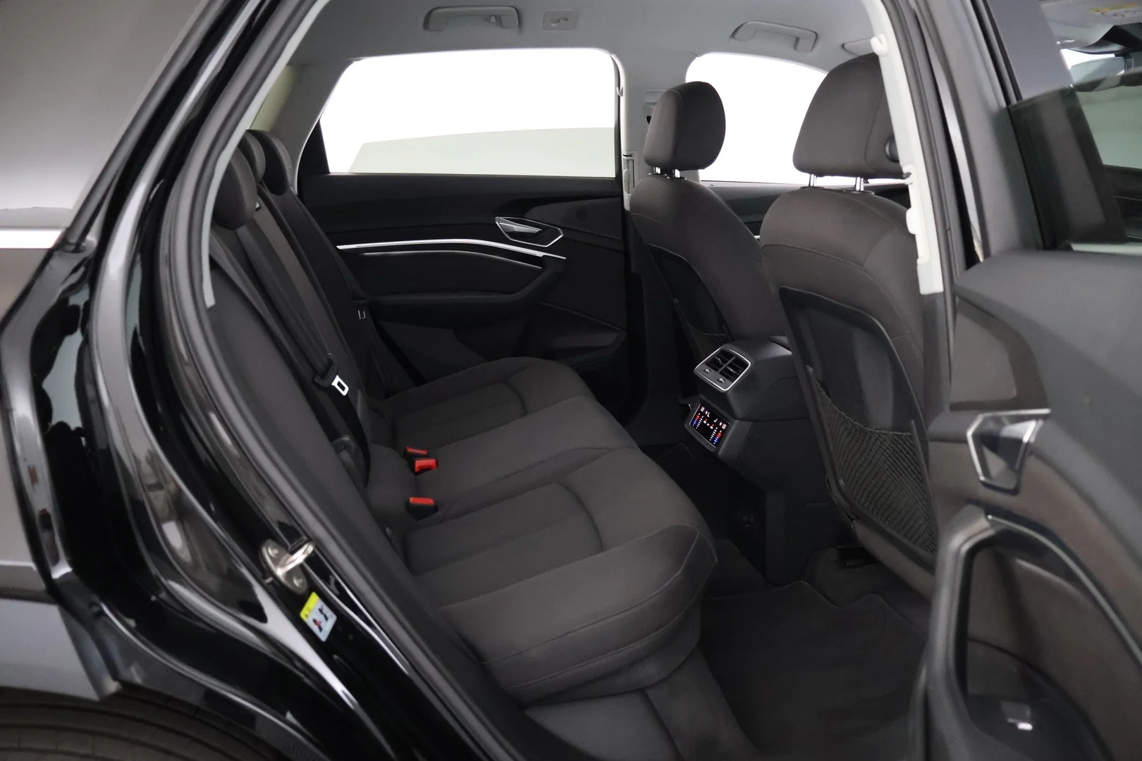 Car Image - 2iGQGq4I2uFdeTAfPJseSB