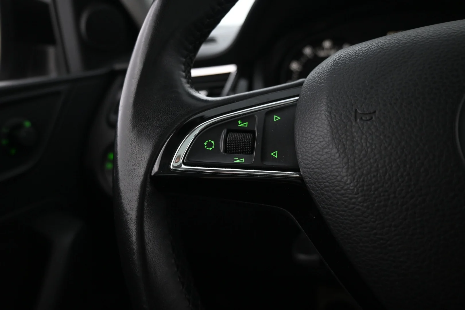 Car Image - 2onbHT1wZtXXSZwPR4e7js