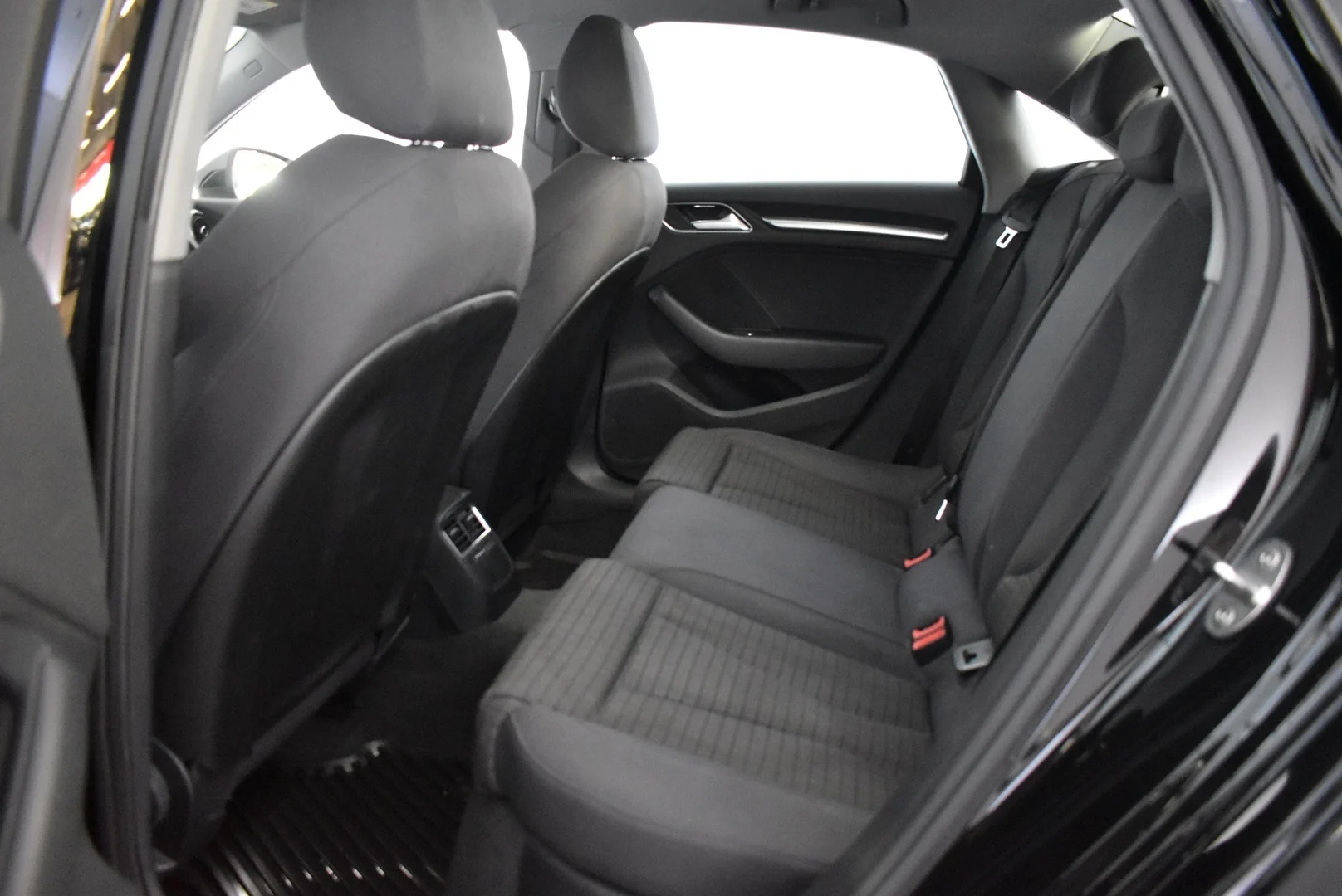 Car Image - 77uK0GlB3ImKyvMO03iSdE