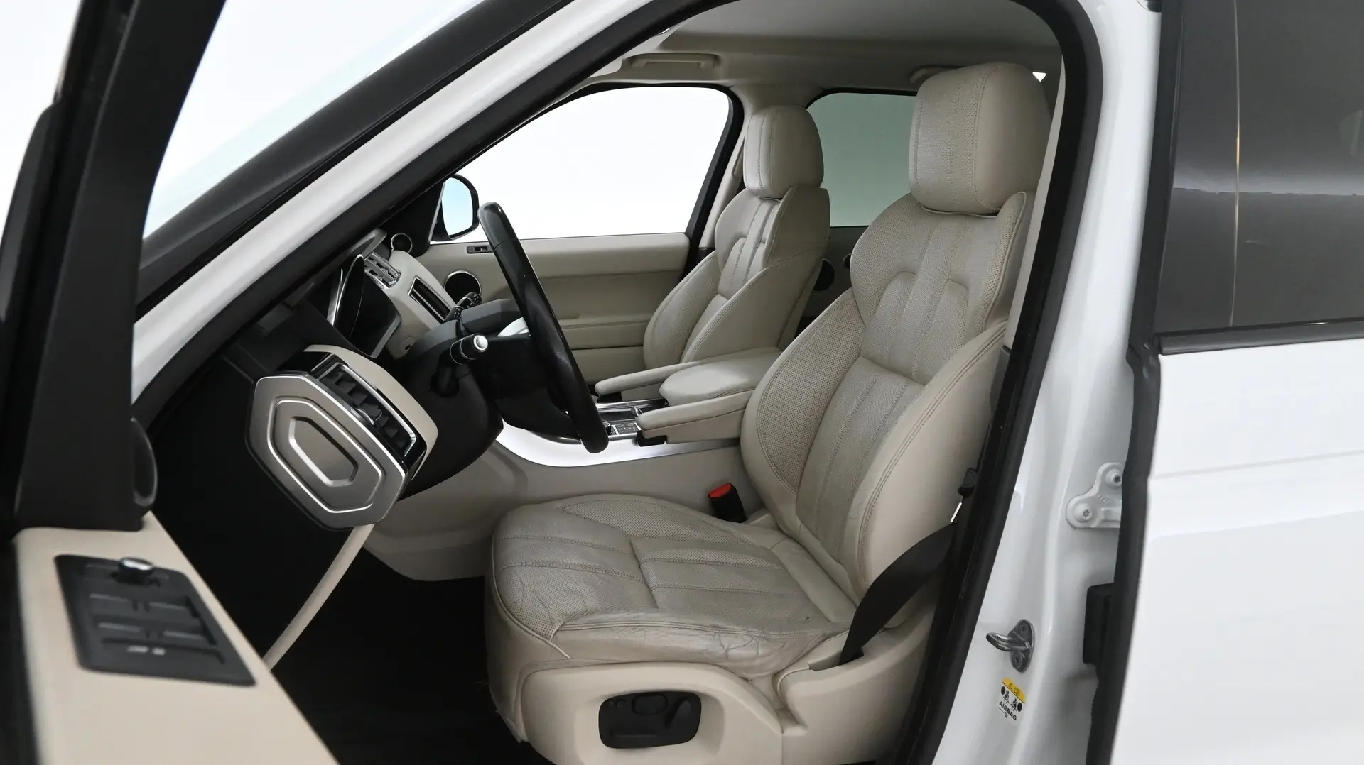 Car Image - 7fwqLXsFxd5ZdaLkh1emn1