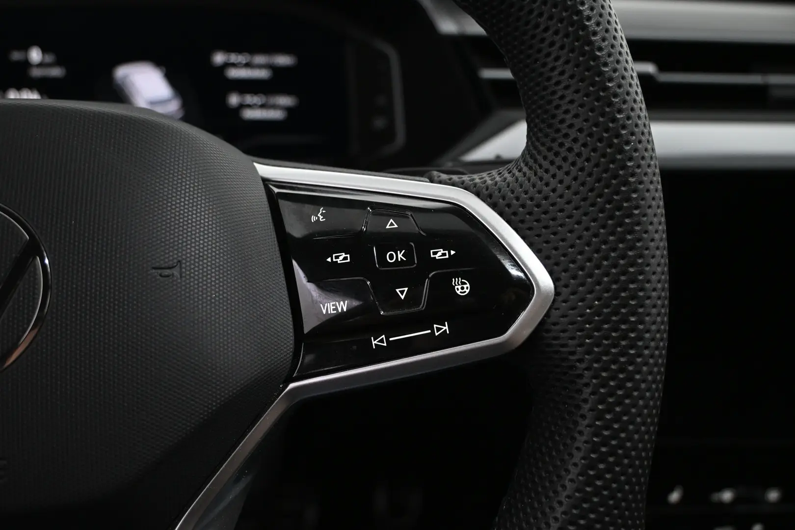 Car Image - 2ebI7q2bHhjJwl9mH4B3oq