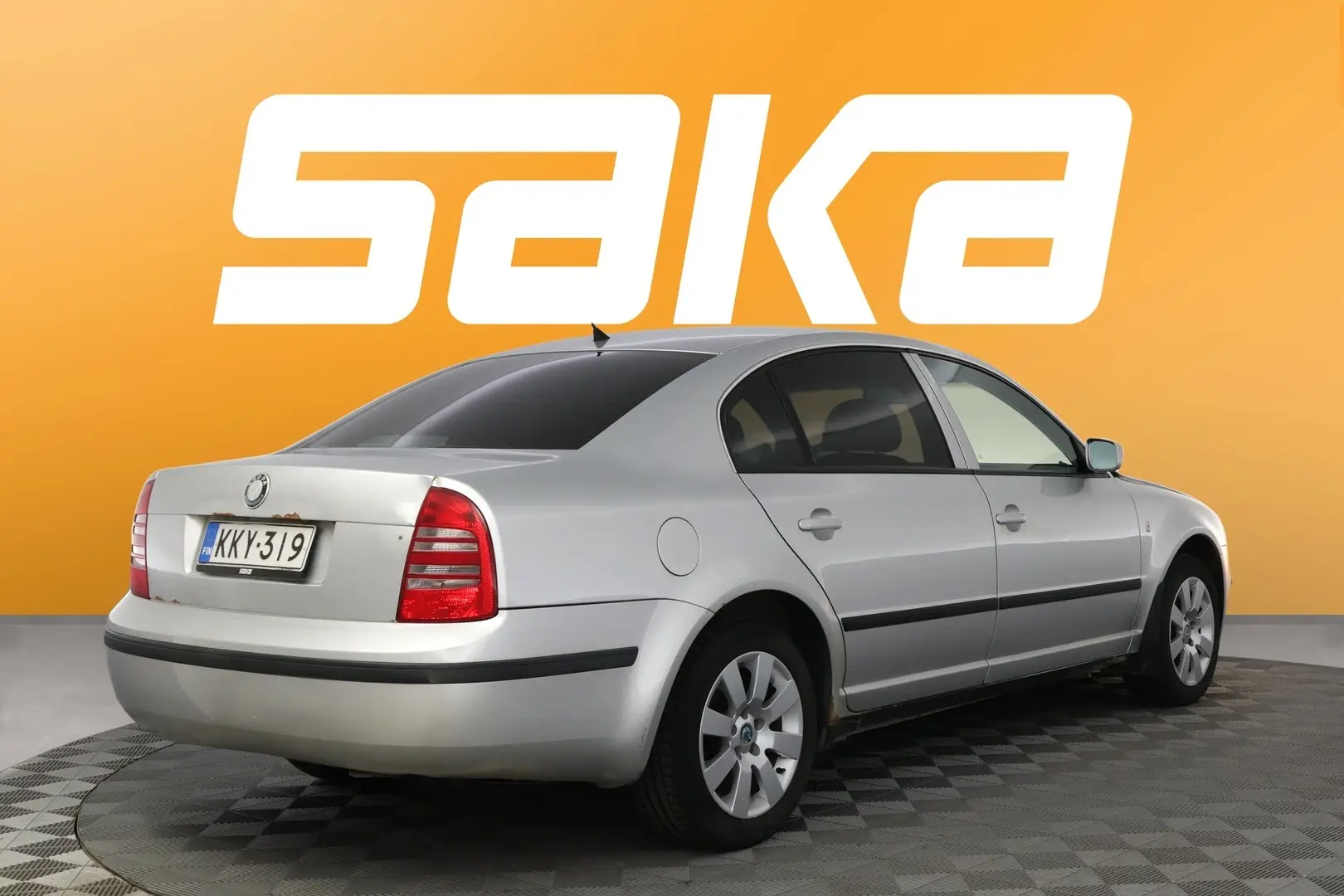 Car Image - 3P8L5yaBw9gZ9ePJKQHSRh