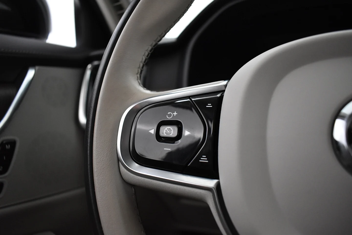 Car Image - 1xKQwIVk54zlvsoHlETM36