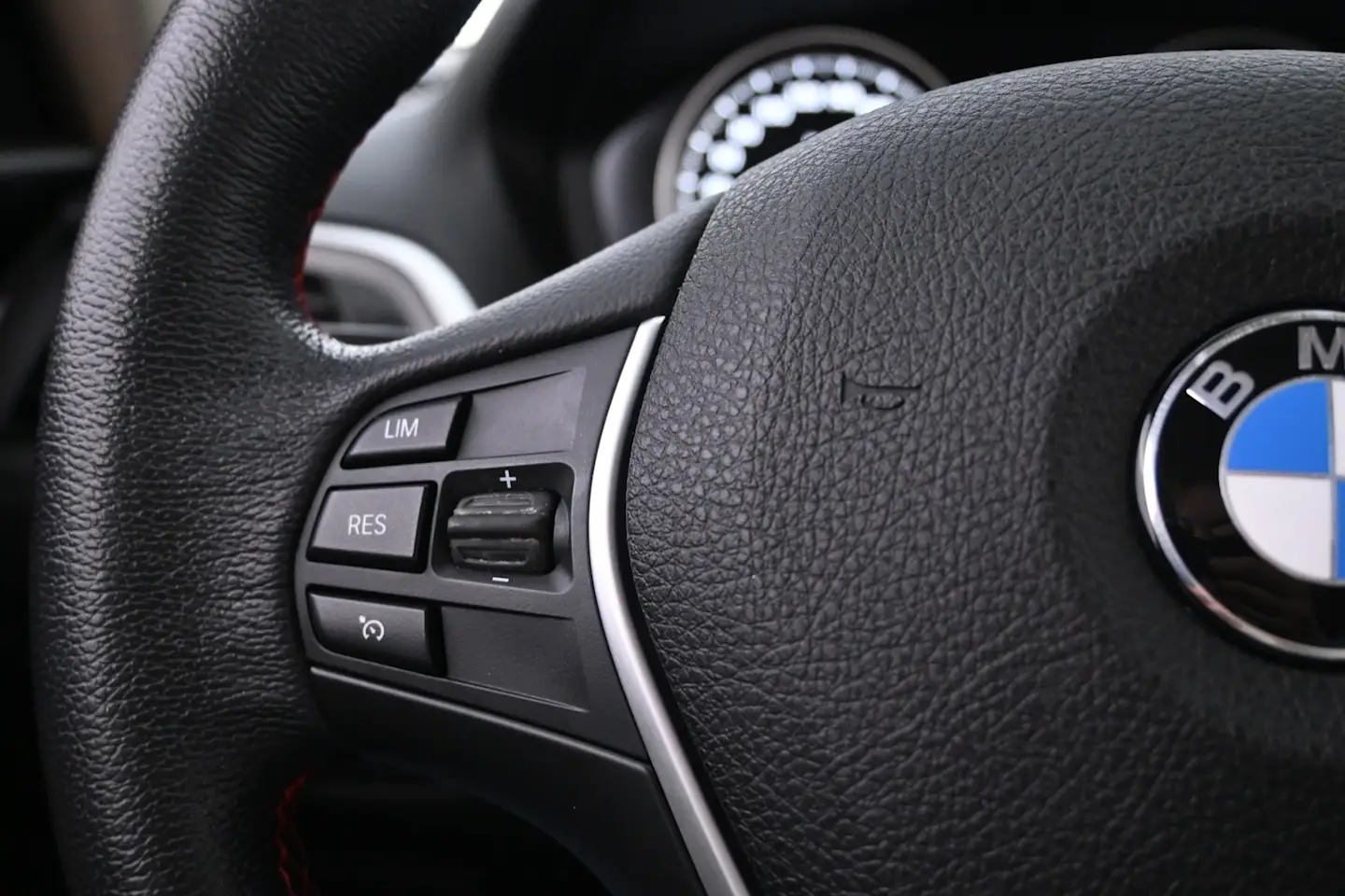 Car Image - 7pmkhNBXv3yuP6sLeTKXCE