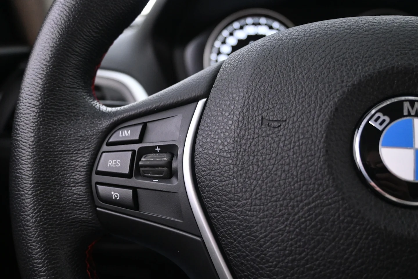 Car Image - 7pmkhNBXv3yuP6sLeTKXCE