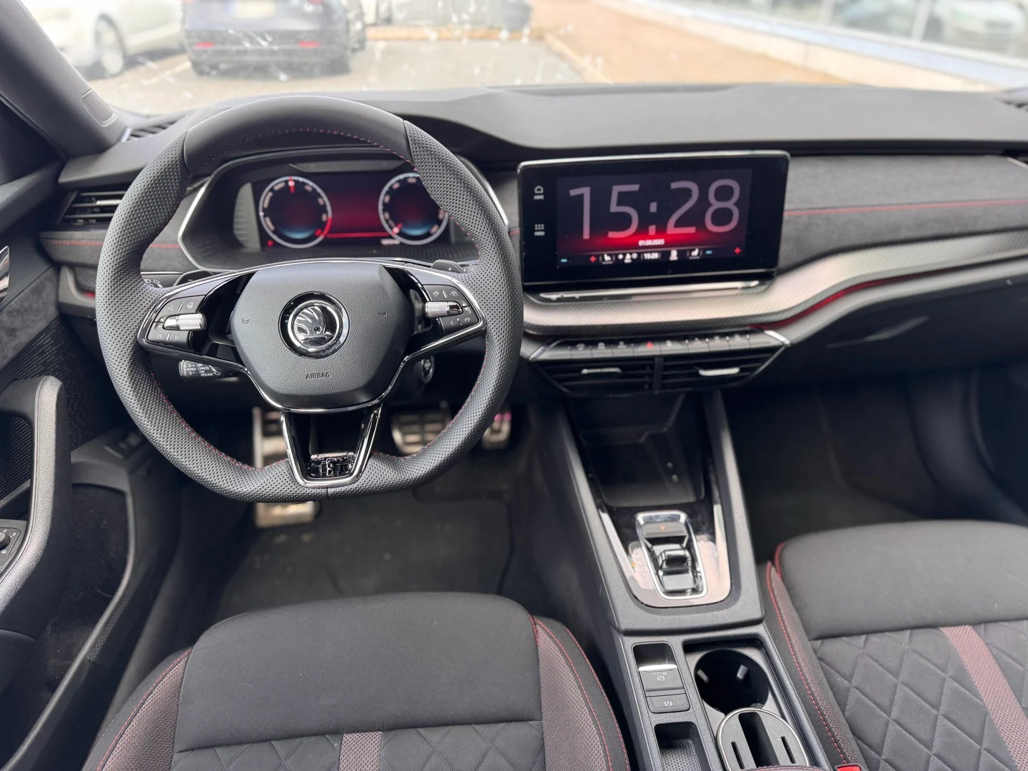 Car Image - IJH2KYEfMFNmeEKA7iZOE