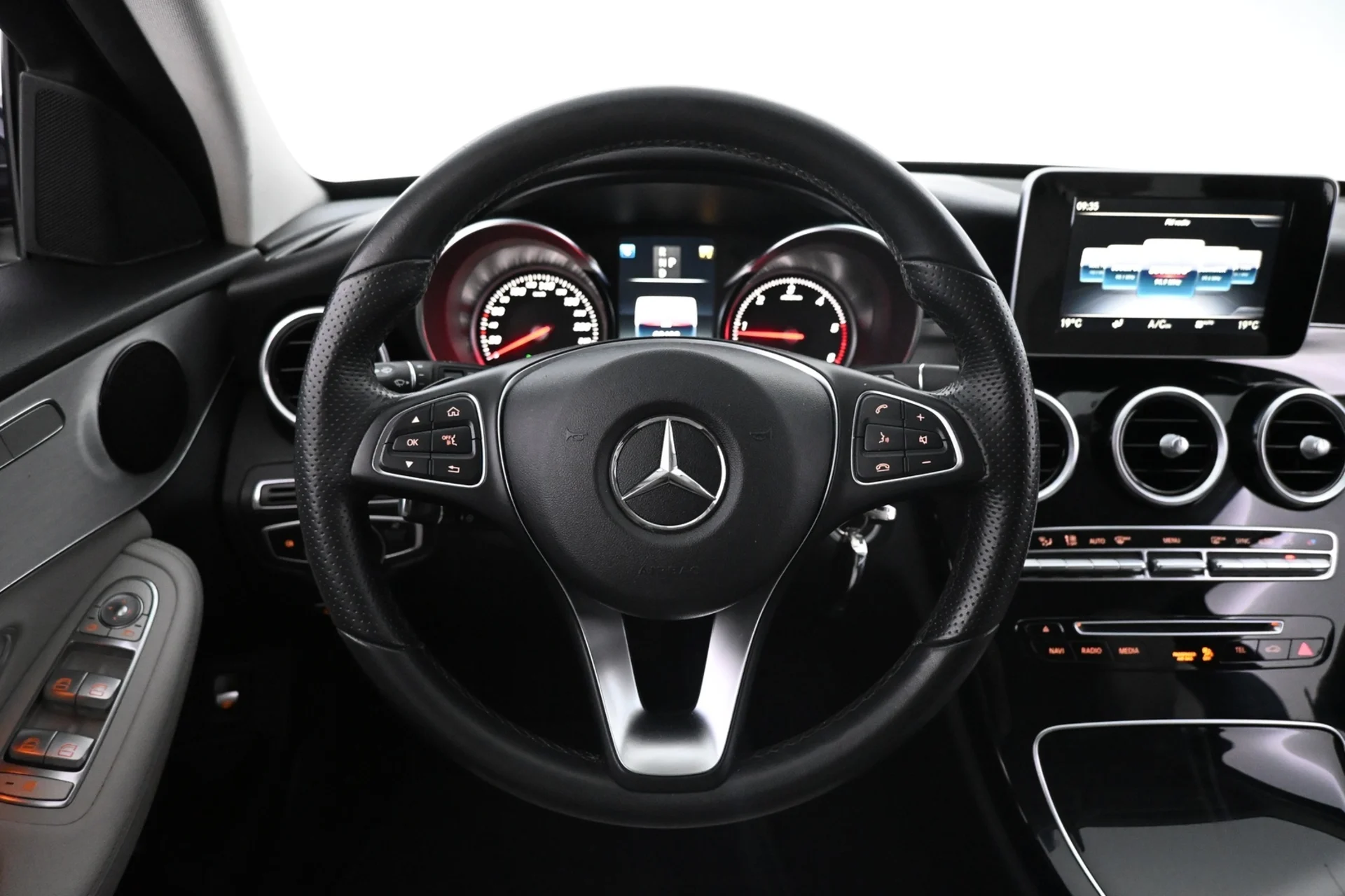 Car Image - 7ADpwcjprPatEzwIQ3DmU2