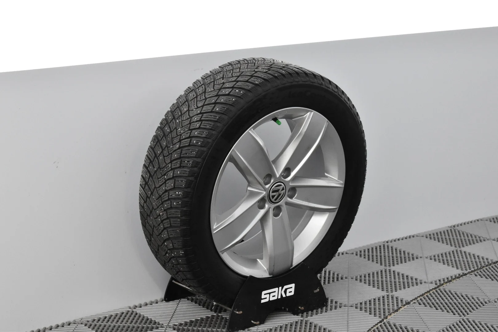 Car Image - 5Dy2IOoS73S0hmByXtOaBh