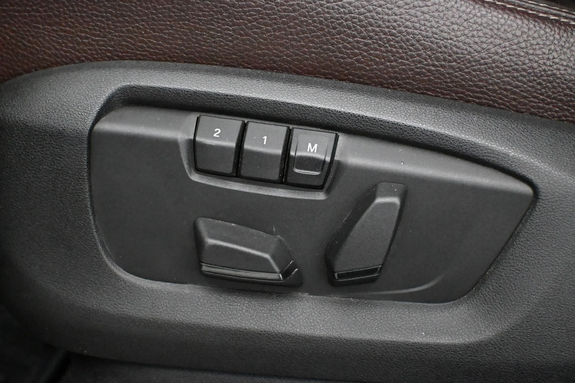 Car Image - 4WL9DlTyYewf6DquPkGpal