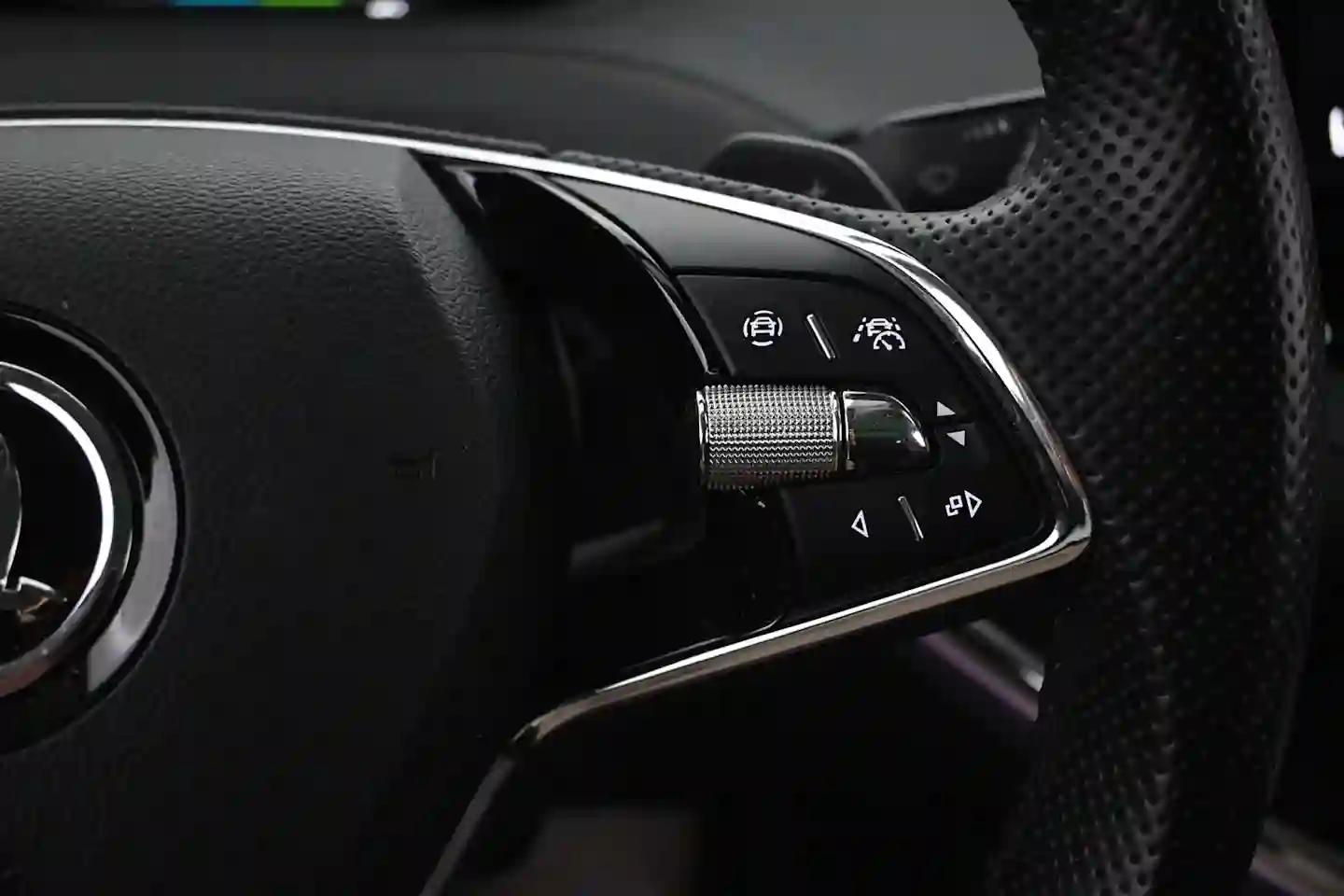 Car Image - 5ZU6b68Dx6qH8kbUcgeGJl